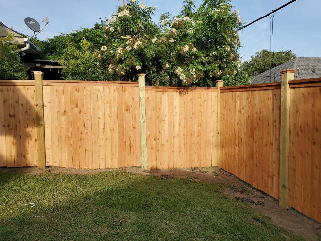 Wood Fence with Cap in Lakeview